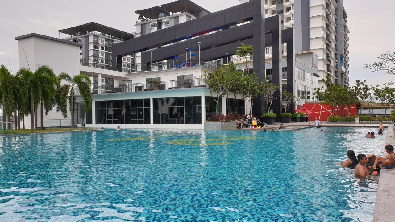 Bsp21 Family Homestay Jenjarum Exterior photo